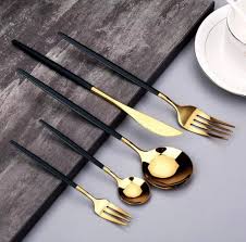 Morne 20 Pc Flatware Set with Black Handles, Service For 4